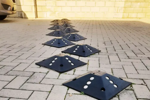 road-speed-bumps-75mm-pyramid-rubber-speed-bumps